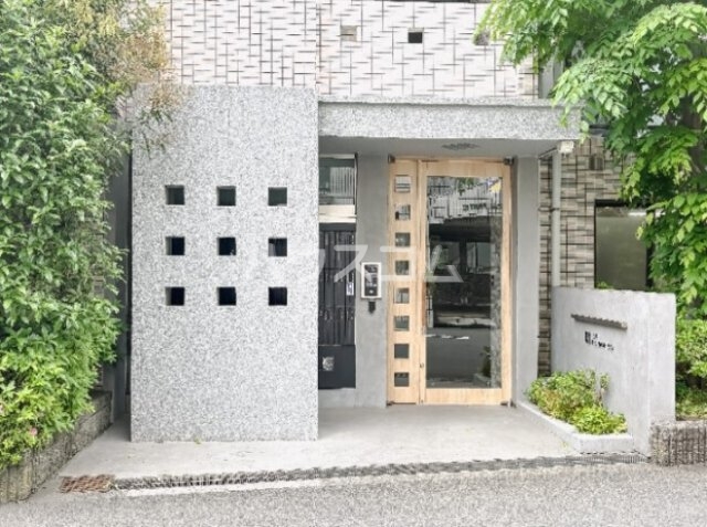 14/19 エントランス