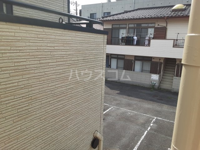 22/30 エントランス