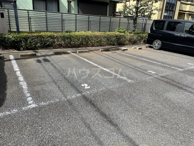 28/30 駐車場