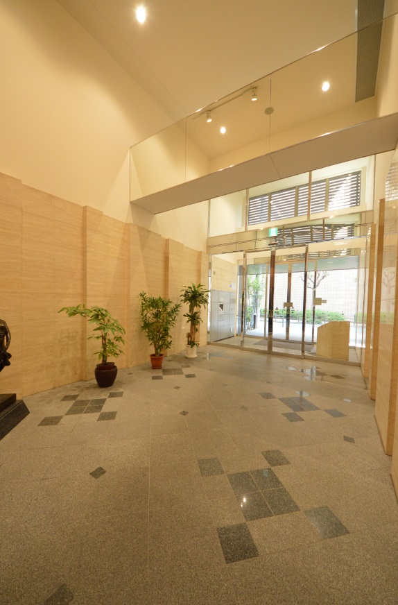 20/30 エントランス