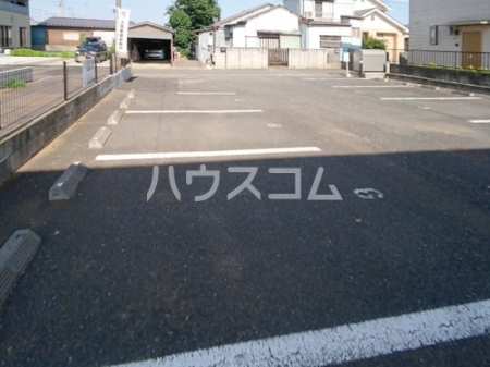 28/30 駐車場