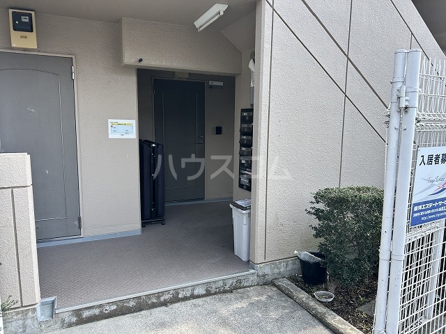 24/26 エントランス