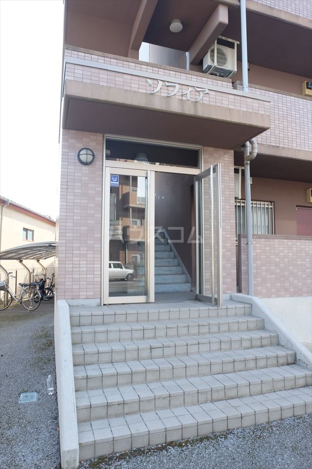 21/29 エントランス