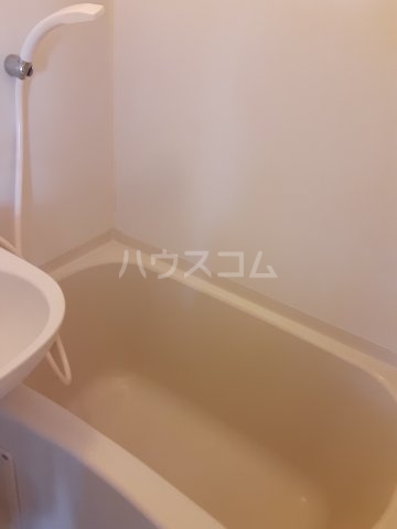 13/23 浴室