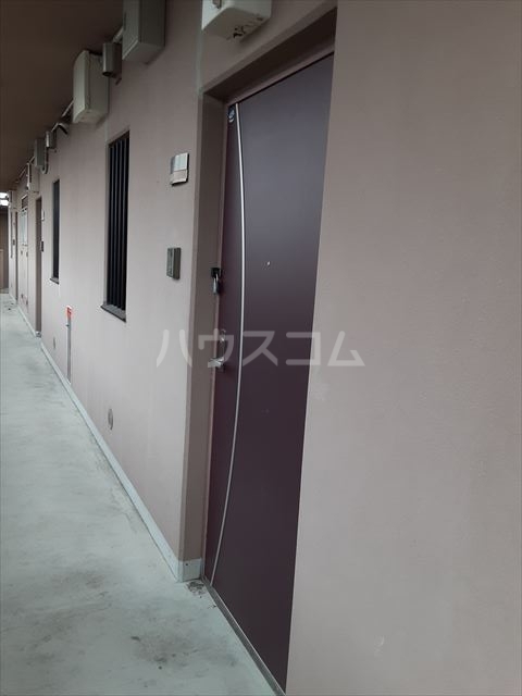 24/30 エントランス