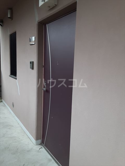 23/30 エントランス