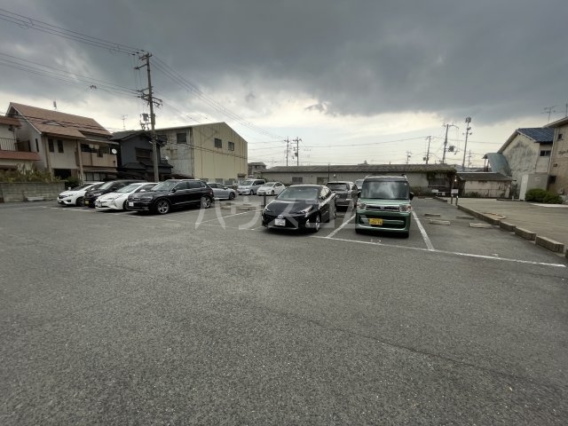 25/27 駐車場