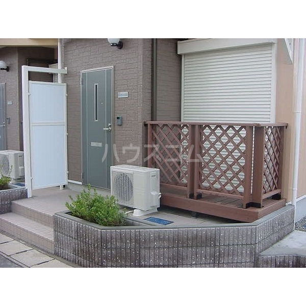 16/26 エントランス