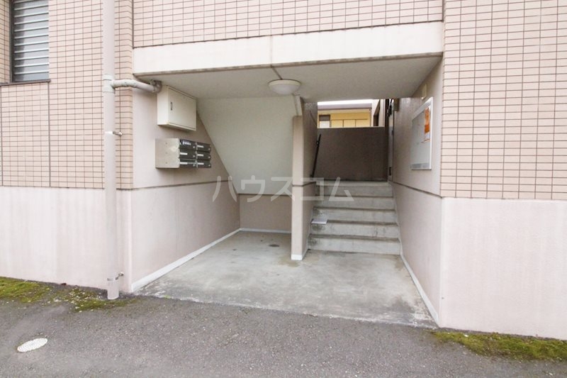 21/26 エントランス