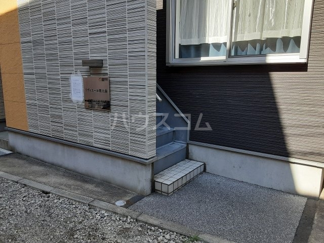 17/20 エントランス