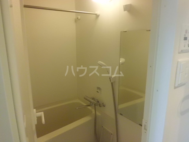 13/30 浴室