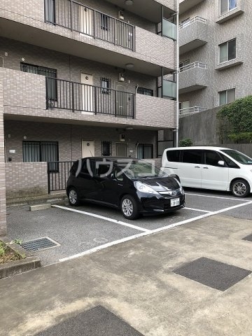 17/27 駐車場