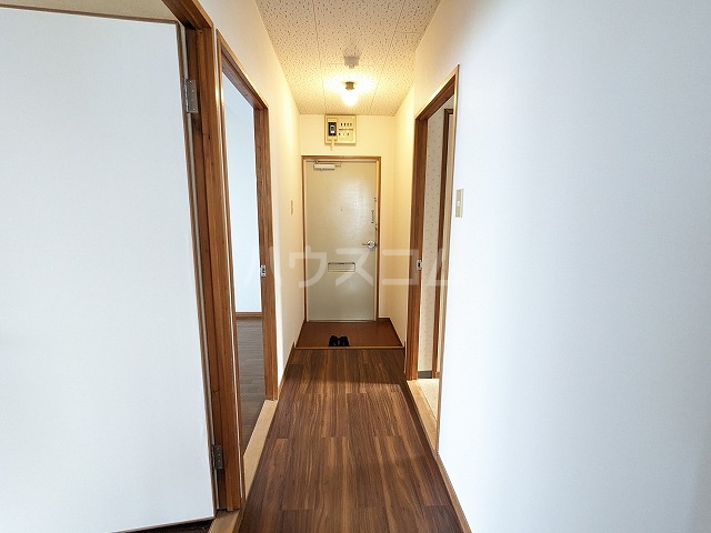 24/26 エントランス