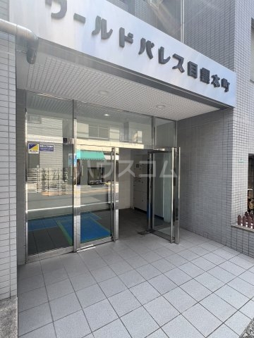 26/30 エントランス