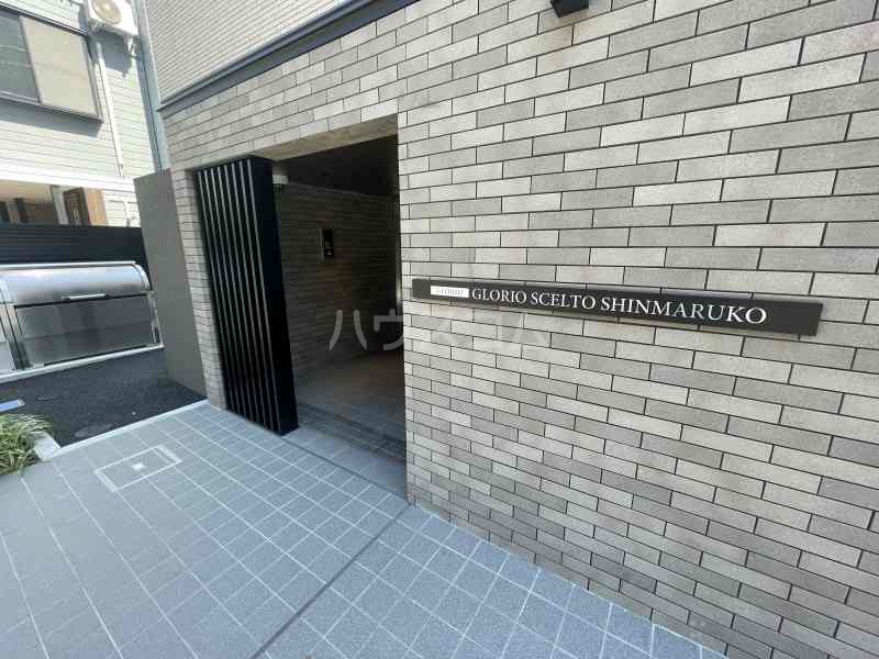 22/30 エントランス