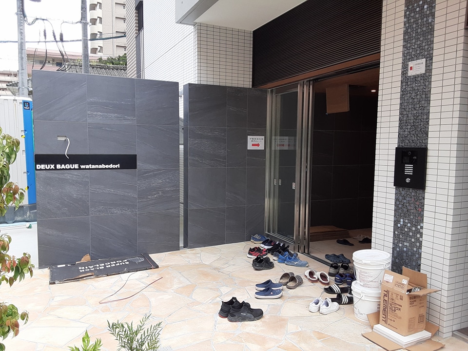 25/30 エントランス