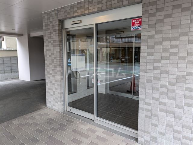 22/30 エントランス