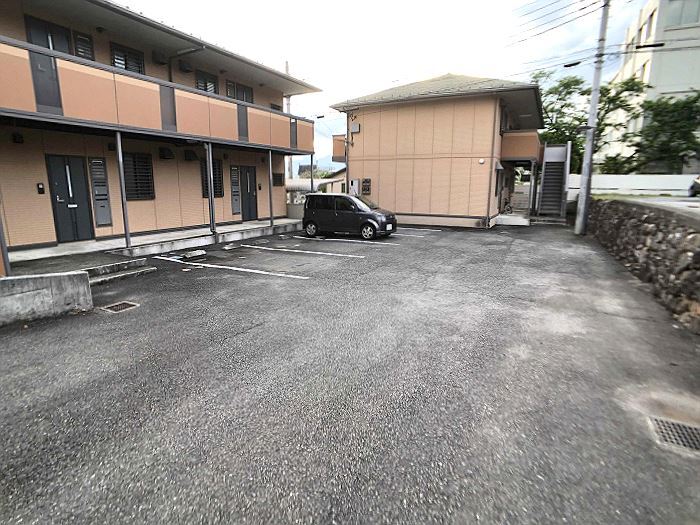 2/6 駐車場