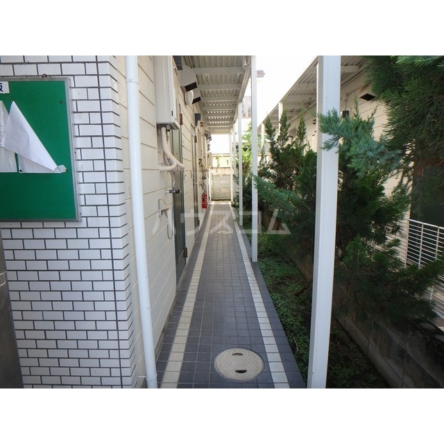 24/27 エントランス