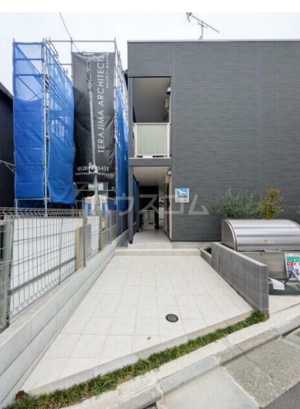 22/25 エントランス