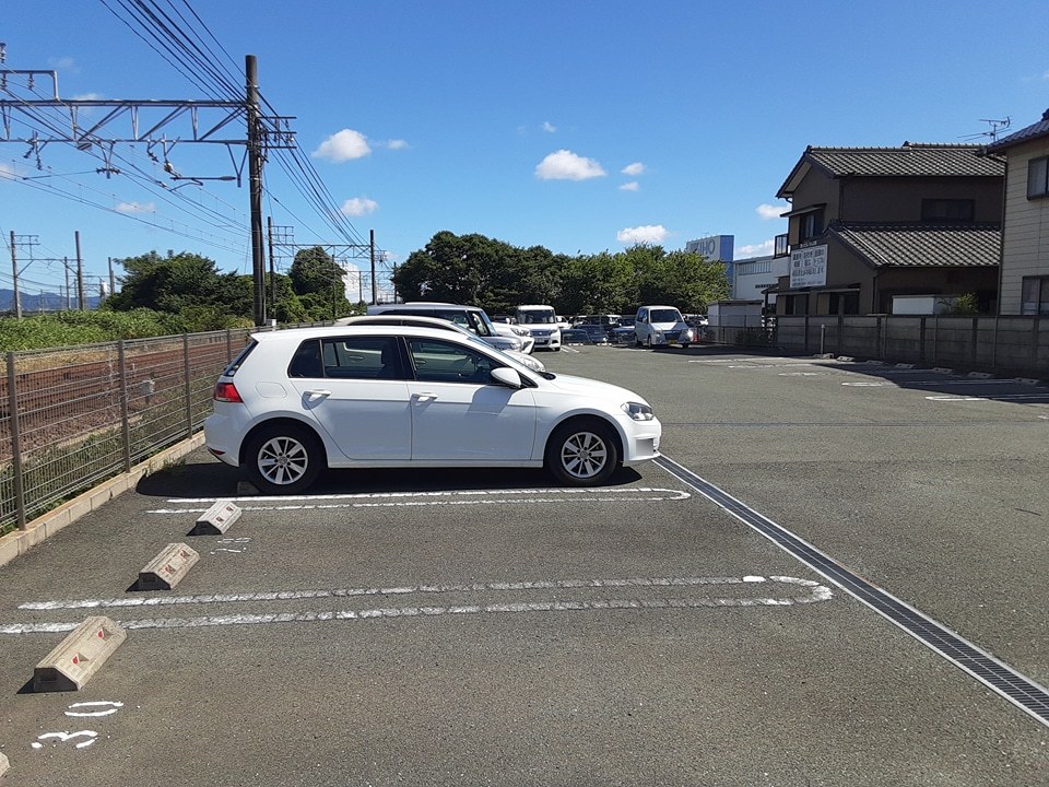 23/30 駐車場