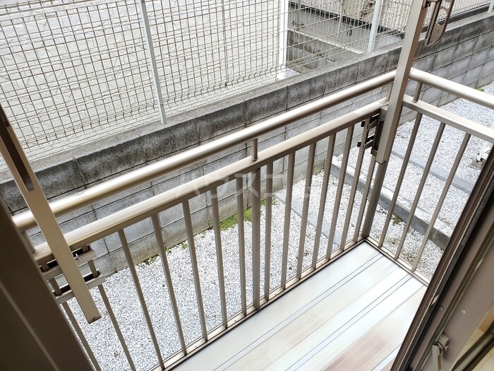 13/22 バルコニー