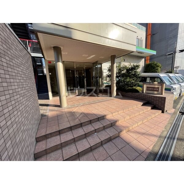 17/20 エントランス