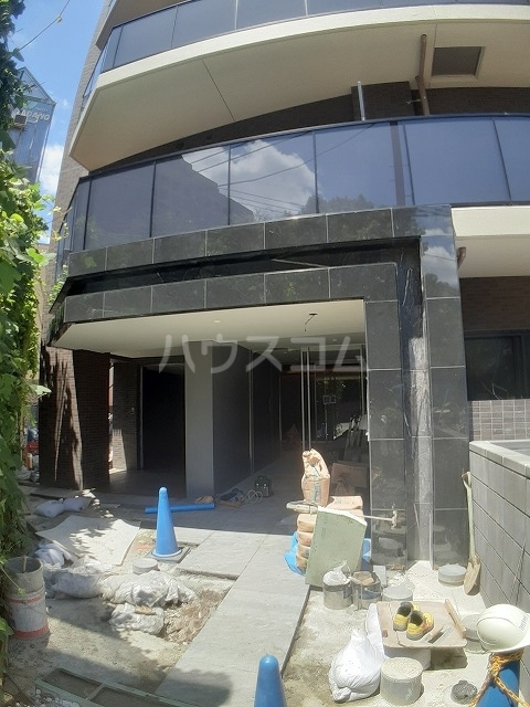 16/18 エントランス