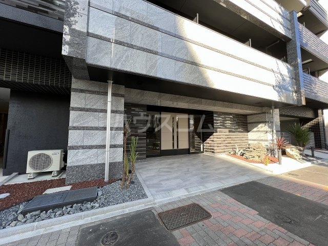 22/30 エントランス