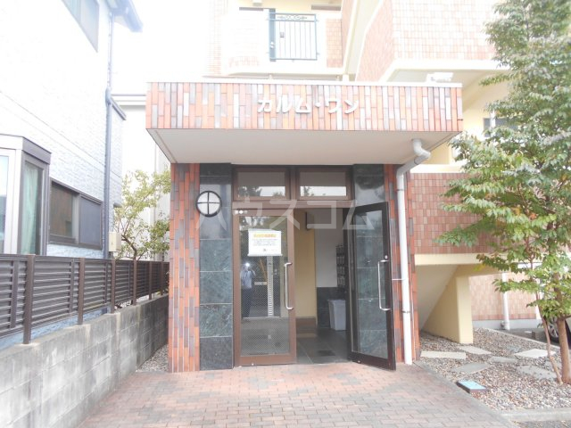 2/4 エントランス