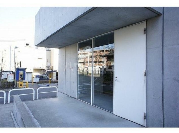 19/28 エントランス