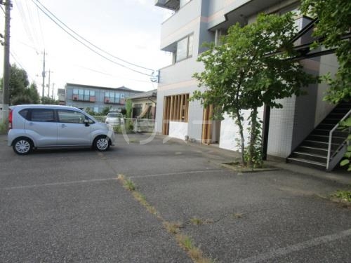 14/23 駐車場