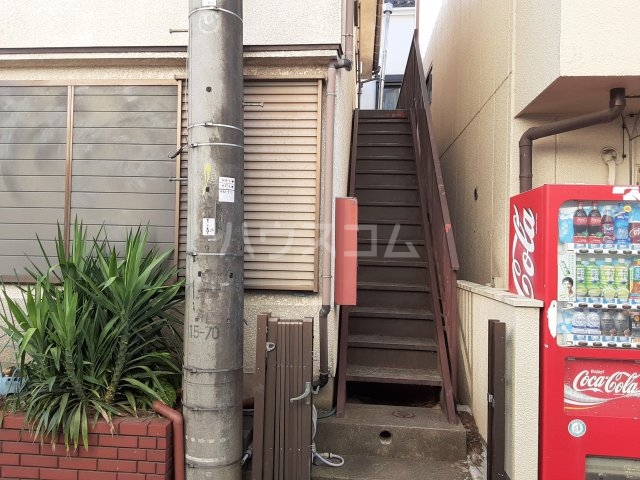 16/25 エントランス