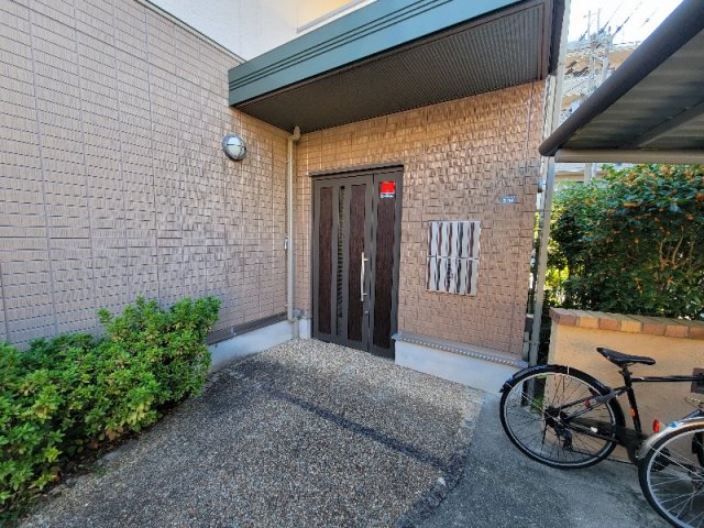 21/28 エントランス