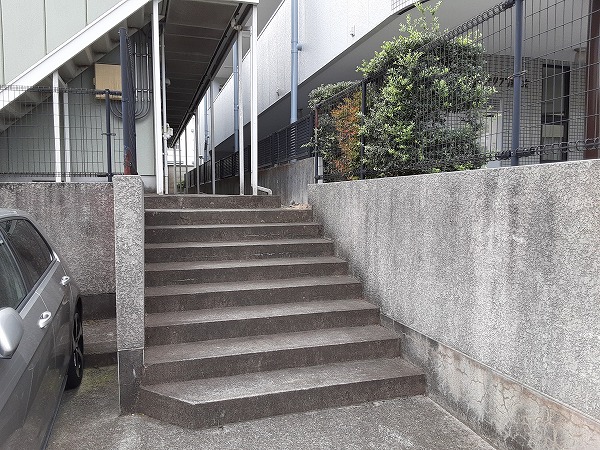 20/27 エントランス