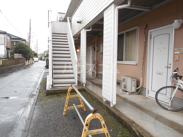 23/30 エントランス