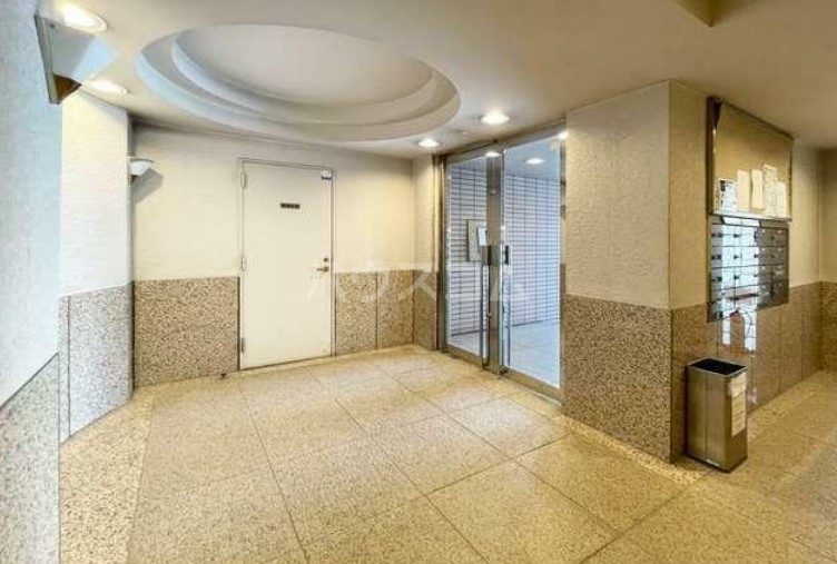 15/16 エントランス