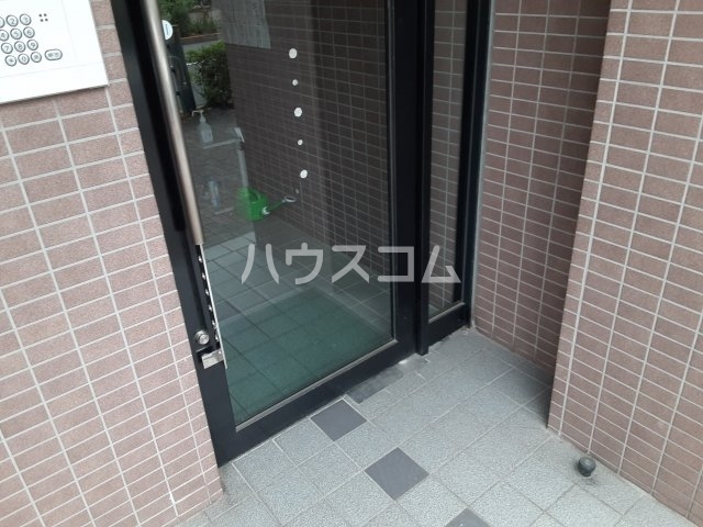 2/3 エントランス