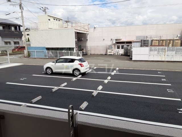 25/30 駐車場
