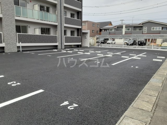 3/7 駐車場