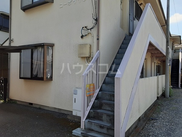 18/22 エントランス