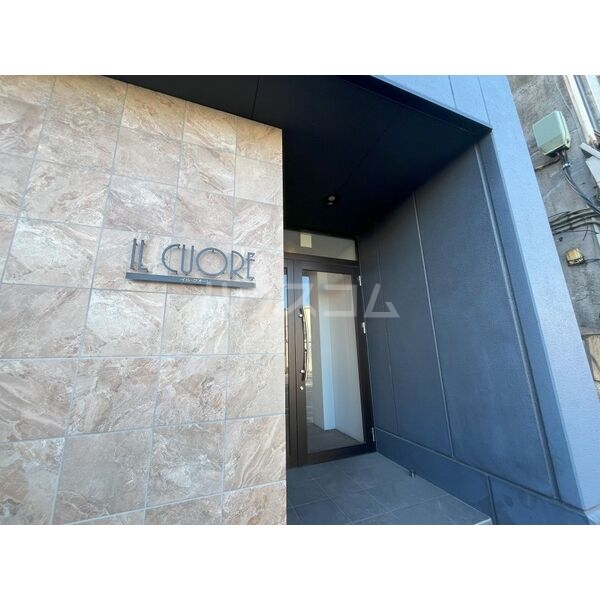 15/23 エントランス