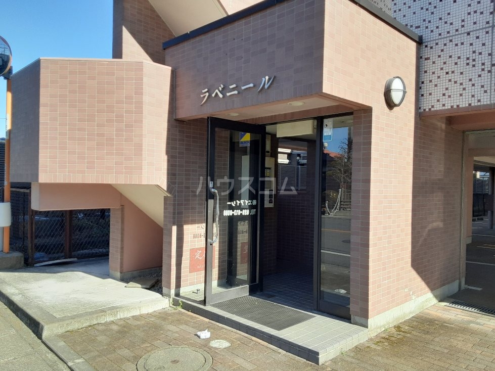 20/29 エントランス