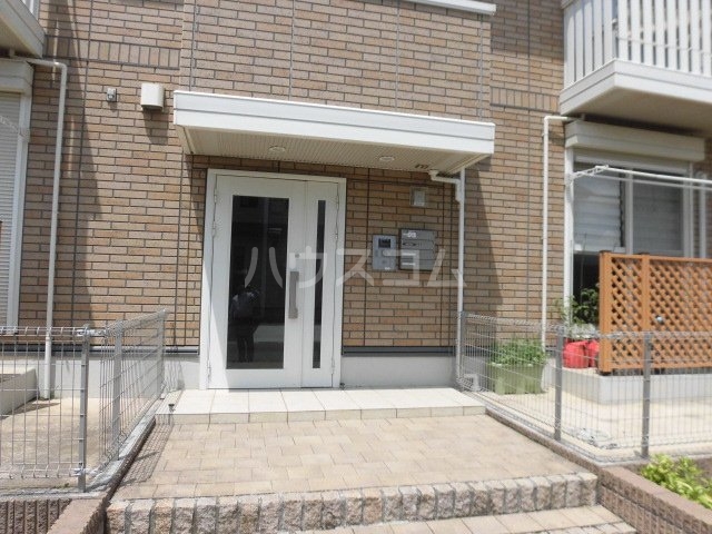 17/19 エントランス