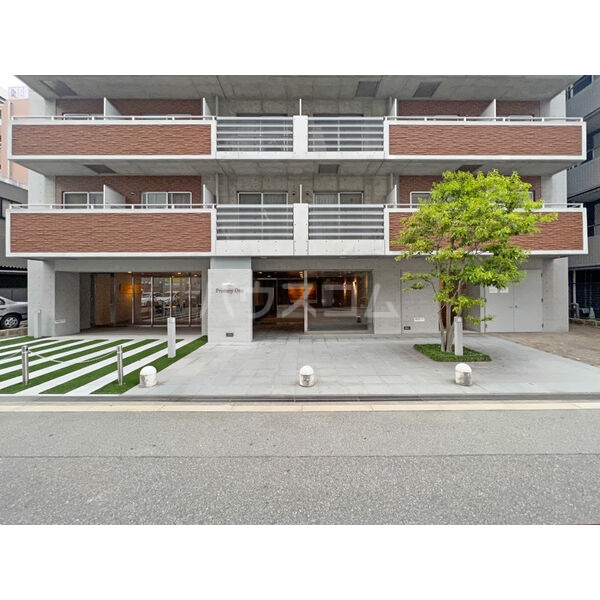 20/30 エントランス