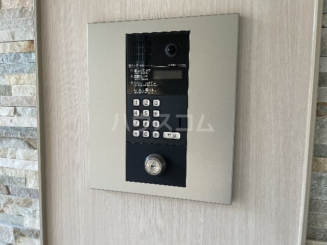 25/30 エントランス