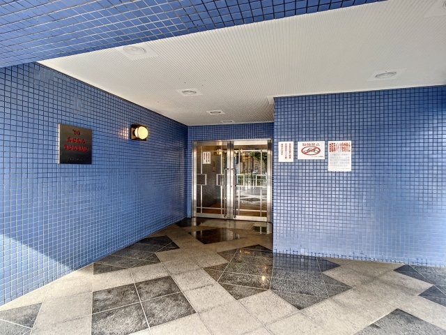 14/26 エントランス