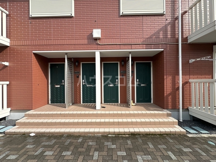 27/30 エントランス