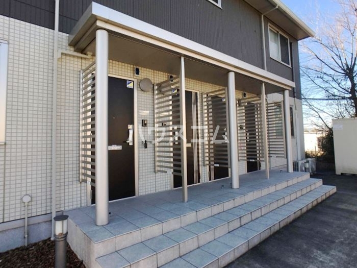 13/16 エントランス