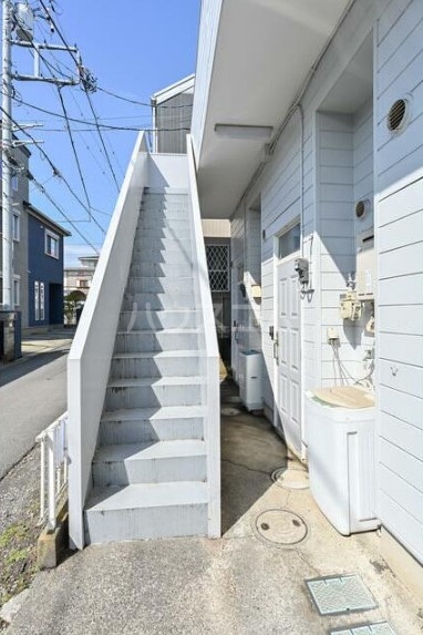 16/19 エントランス